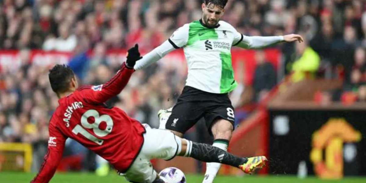 Liverpools titelförhoppningar bleknar när Salah misslyckas med att skjuta mot Manchester United