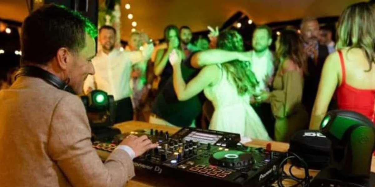 How to Choose the Perfect Wedding Singer in Essex for Your Big Day