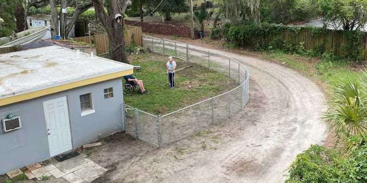 How effective are chain link fences in terms of security and privacy?