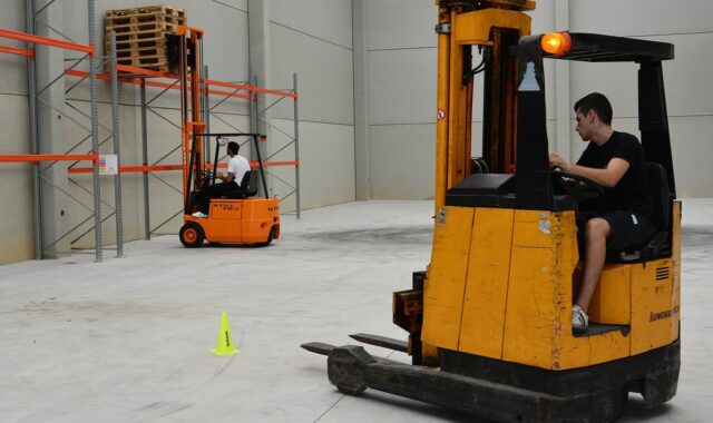 class, practice, retractable, shelves, pallets, palletizing, storage, entrepreneur, job, classroom, engineer, logistics, training, exam, proof, human resources, undertake, people working, professionals, worker, truck, labor, ability, driving, machinery, storage, storage, logistics, logistics, logistics, logistics, logistics, human resources, truck